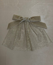 Gold Mesh Hair Doily With Velvet Bow