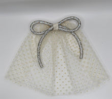 Cream Dotter Doily w Rhinestone Bow